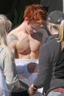 EXKLUSIV - KJ Apa bei Dreharbeiten zu 'Riverdale'