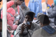 NEWS - Italien: Flüchtlinge sind in Salerno angekommen