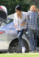 EXKLUSIV - Jessica Biel mit Baby Silas im Goldwater Park in Beverly Hills