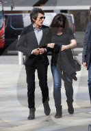 EXKLUSIV - Ronnie Wood mit seiner schwangeren Frau Sally in London unterwegs