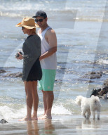 EXKLUSIV - Camille Grammar mit einem 'Mystery Man' am Beach von Malibu