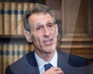 PORTRAIT -  Michael Lynton 