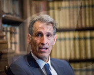 PORTRAIT -  Michael Lynton 