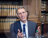 PORTRAIT -  Michael Lynton 