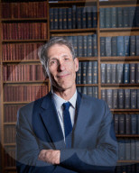 PORTRAIT -  Michael Lynton 