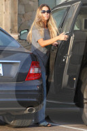 PEOPLE - Denise Richards bummelt mit den Kids in Malibu