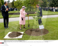 PEOPLE - Happy Birthday: Queen Ellizabeth II wird 90 Jahre alt