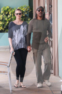 PEOPLE - Eddie Murphy und seine schwangere Freundin Paige brauchen Kaffee