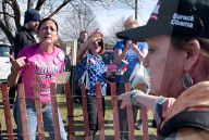 NEWS - US Wahlen: Das Volk demonstriert "Pro & Kontra" Trump