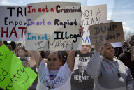 NEWS - US Wahlen: Das Volk demonstriert "Pro & Kontra" Trump