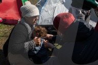 REPORTAGE - Alltag der Flüchtlingskinder in Idomeni