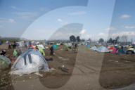 REPORTAGE - Flüchtlingslager Idomeni wird täglich grösser