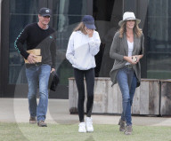 PEOPLE - Cindy Crawford trotzt dem Regen
