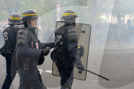 NEWS - Paris: Massive Auseinandersetzungen bei Demo gegen Arbeitsrechtsreform