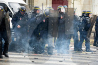 NEWS - Paris: Massive Auseinandersetzungen bei Demo gegen Arbeitsrechtsreform
