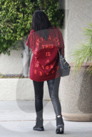 PEOPLE - Kylie Jenner trägt Mode ihres Schwagers: ein Pablo Shirt