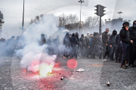 NEWS - Paris: Massive Auseinandersetzungen bei Demo gegen Arbeitsrechtsreform