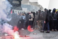 NEWS - Paris: Massive Auseinandersetzungen bei Demo gegen Arbeitsrechtsreform