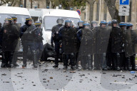 NEWS - Paris: Massive Auseinandersetzungen bei Demo gegen Arbeitsrechtsreform