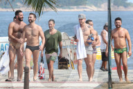 EXKLUSIV - Marc Jacobs geniesst seine Ferien umgeben von vieler hübscher Männer