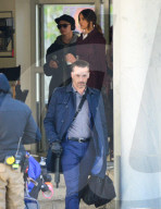 PEOPLE - Jon Hamm trŠgt schweres GeschŸtz bei den Dreharbeiten zu "Baby Driver"