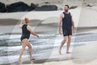 EXKLUSIV - Hugh Jackman und Deborra-Lee Furness am Beach von St. Barts