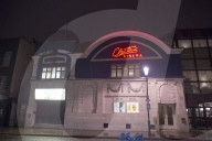 EXKLUSIV - Madonna und Sohn Rocco gehen zusammen ins Kino in London