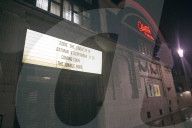 EXKLUSIV - Madonna und Sohn Rocco gehen zusammen ins Kino in London