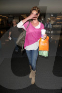 PEOPLE - Katherine Heigl lächelt bei ihrer Ankunft in LA