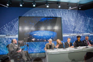 PEOPLE - Stephen Hawking bei der Vorstellung des 'Starshot Raumschiffprojekt' in NY
