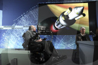PEOPLE - Stephen Hawking bei der Vorstellung des 'Starshot Raumschiffprojekt' in NY