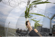 NEWS - Idomeni: Flüchtlinge stecken zwischen Griechenland und Mazedonien