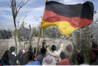 NEWS - Idomeni: Flüchtlinge stecken zwischen Griechenland und Mazedonien