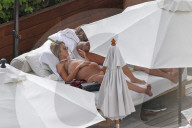 EXKLUSIV - Schwangere Audrina Patridge lässt die Seele am Pool hängen