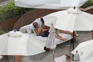 EXKLUSIV - Schwangere Audrina Patridge lässt die Seele am Pool hängen