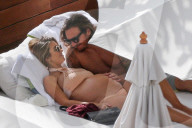 EXKLUSIV - Schwangere Audrina Patridge lässt die Seele am Pool hängen