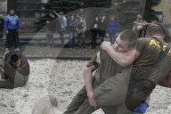 REPORTAGE - Ukraine: Rekruten PrÃ¼fung fÃ¼r 'Azov Spartan'