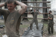REPORTAGE - Ukraine: Rekruten PrÃ¼fung fÃ¼r 'Azov Spartan'