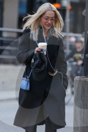 PEOPLE - Rita Ora hat die Haare schön