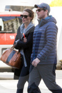 PEOPLE - Christy Turlington mit Freund Edward im Soho unterwegs