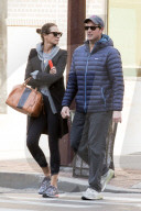 PEOPLE - Christy Turlington mit Freund Edward im Soho unterwegs