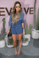 PEOPLE - Coachella Tag 2: Promis feiern an der Revolve Party