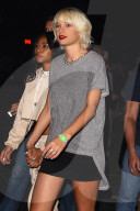 PEOPLE - Taylor Swift mit neuem Hair-Style am Coachella