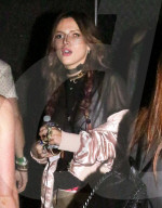 PEOPLE - Bella Thorne feiert ausgelassen am Coachella