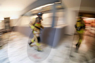 FEATURE - Einsatz bis zur Erschöpfung am "Firefighter Stairrun" in Berlin