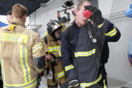 FEATURE - Einsatz bis zur Erschöpfung am "Firefighter Stairrun" in Berlin