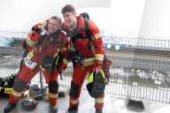 FEATURE - Einsatz bis zur Erschöpfung am "Firefighter Stairrun" in Berlin