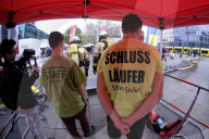 FEATURE - Einsatz bis zur Erschöpfung am "Firefighter Stairrun" in Berlin