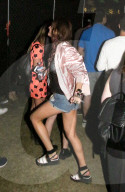 PEOPLE - Bella Thorne feiert ausgelassen am Coachella