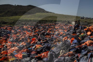 NEWS - Flüchtlingskrise: "Friedhof der Rettungswesten" auf Lesbos